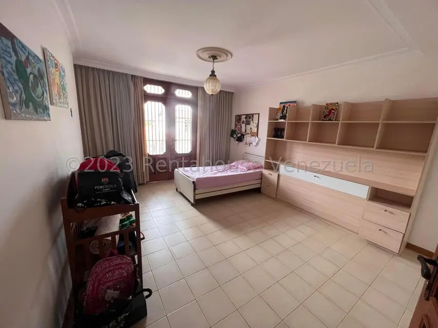 Casa (Multipes Niveles) en Venta en Cumbres de Curumo, Distrito Metropolitano - 22