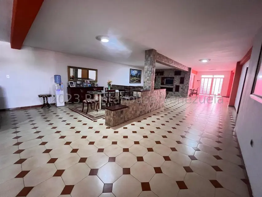 Casa (Multipes Niveles) en Venta en Cumbres de Curumo, Distrito Metropolitano - 26