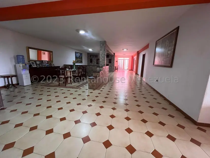 Casa (Multipes Niveles) en Venta en Cumbres de Curumo, Distrito Metropolitano - 27