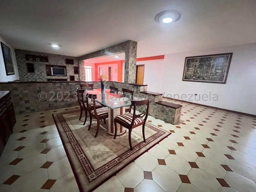 Casa (Multipes Niveles) en Venta en Cumbres de Curumo, Distrito Metropolitano - 31
