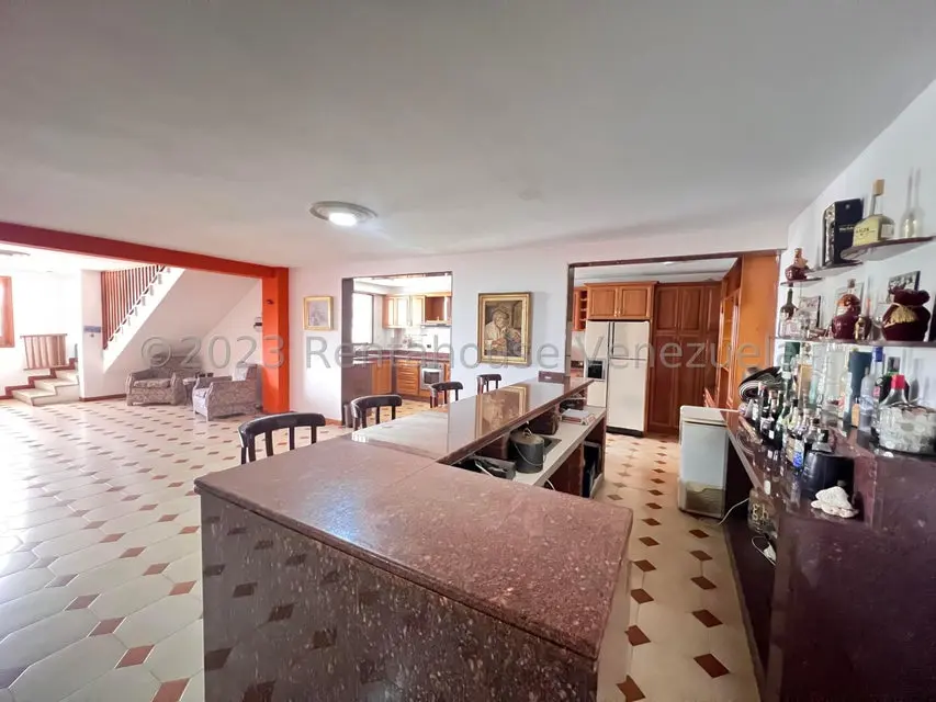 Casa (Multipes Niveles) en Venta en Cumbres de Curumo, Distrito Metropolitano - 32