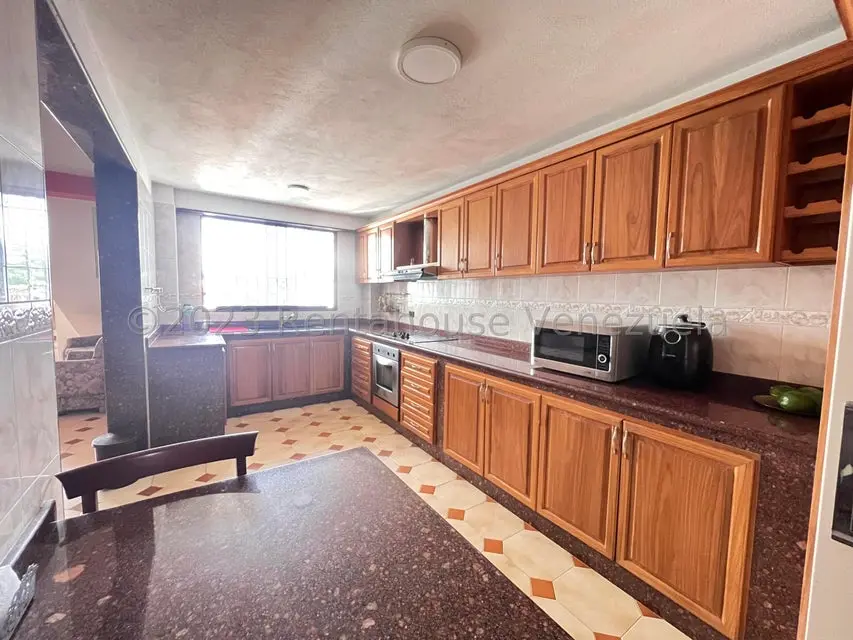 Casa (Multipes Niveles) en Venta en Cumbres de Curumo, Distrito Metropolitano - 33