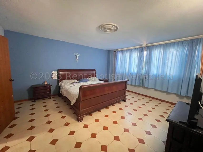 Casa (Multipes Niveles) en Venta en Cumbres de Curumo, Distrito Metropolitano - 34