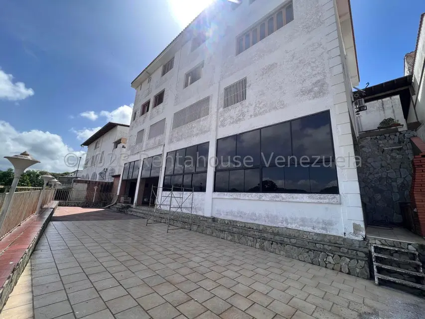 Casa (Multipes Niveles) en Venta en Cumbres de Curumo, Distrito Metropolitano - 39