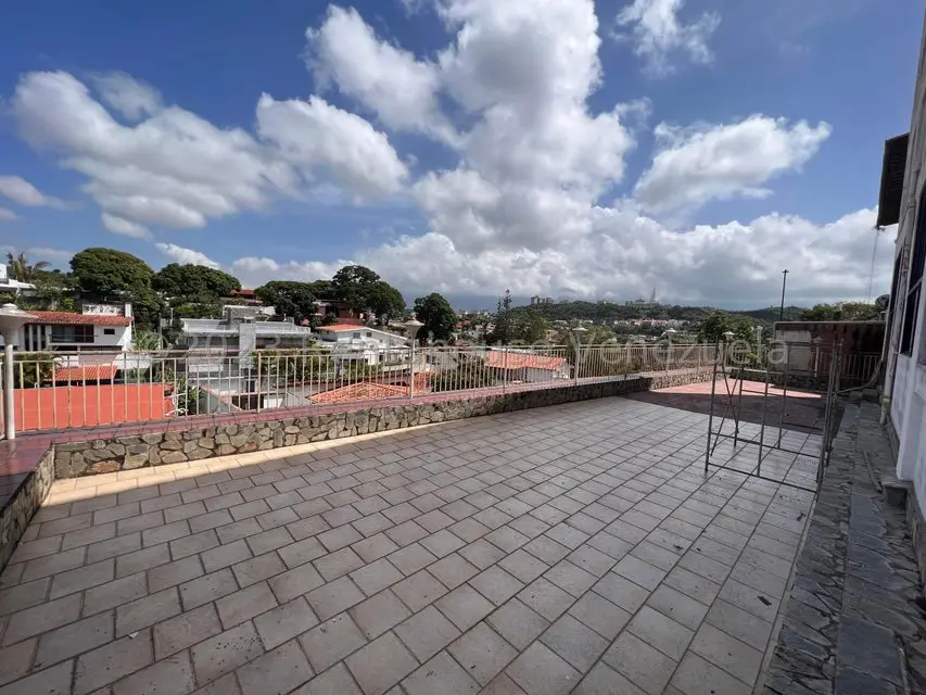 Casa (Multipes Niveles) en Venta en Cumbres de Curumo, Distrito Metropolitano - 40