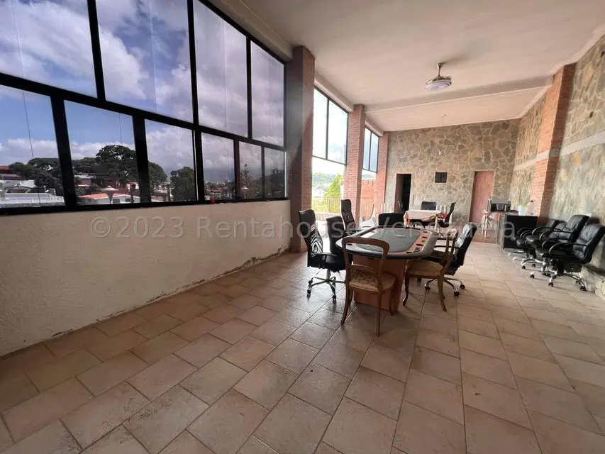 Casa (Multipes Niveles) en Venta en Cumbres de Curumo, Distrito Metropolitano - 41