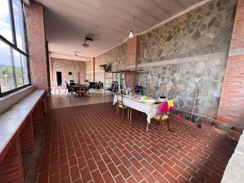 Casa (Multipes Niveles) en Venta en Cumbres de Curumo, Distrito Metropolitano - 42