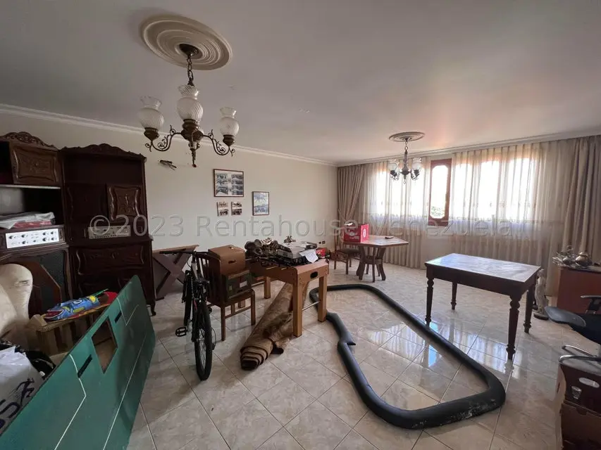 Casa (Multipes Niveles) en Venta en Cumbres de Curumo, Distrito Metropolitano - 6