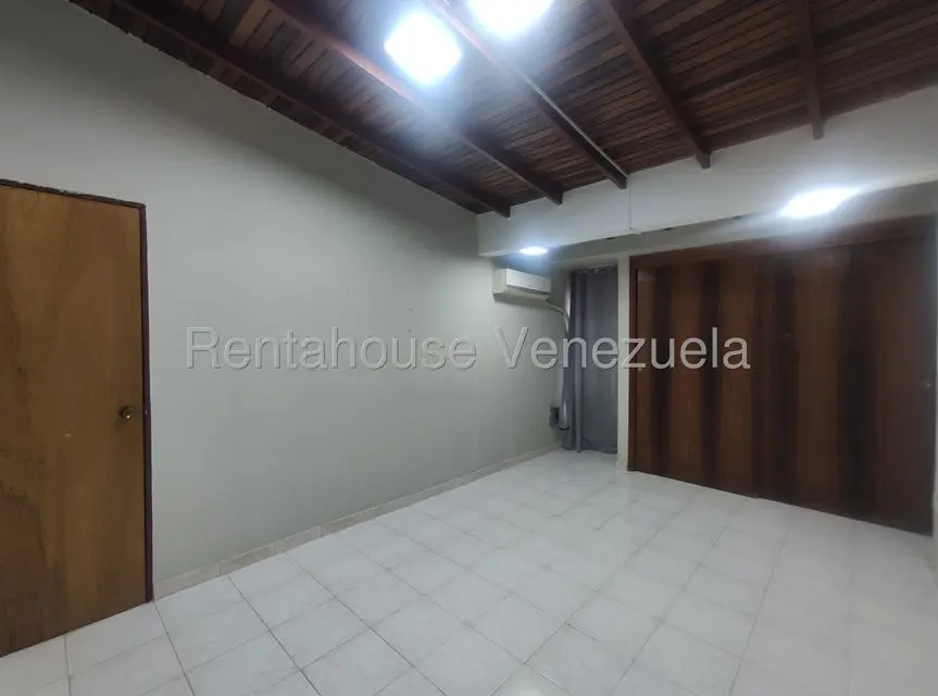 Casa (1 Nivel) en Venta en Centro, Lara - 16