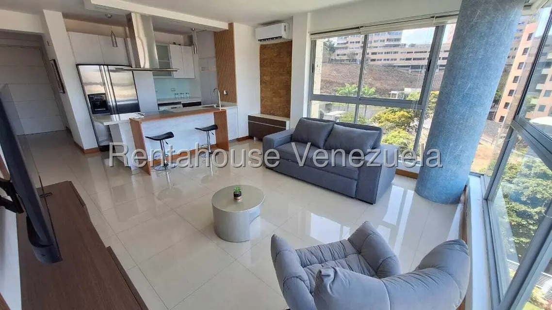 Apartamento (1 Nivel) en Alquiler en Lomas del Sol, Distrito Metropolitano - 2