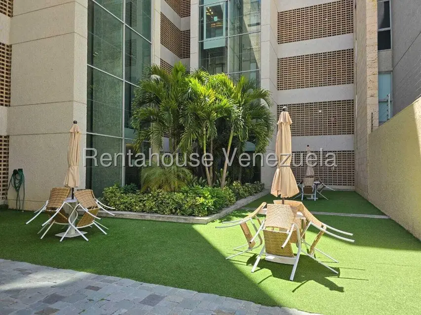 Apartamento (1 Nivel) en Alquiler en Lomas del Sol, Distrito Metropolitano - 14