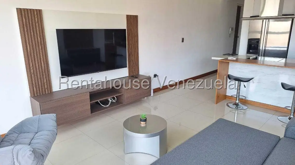Apartamento (1 Nivel) en Alquiler en Lomas del Sol, Distrito Metropolitano - 5