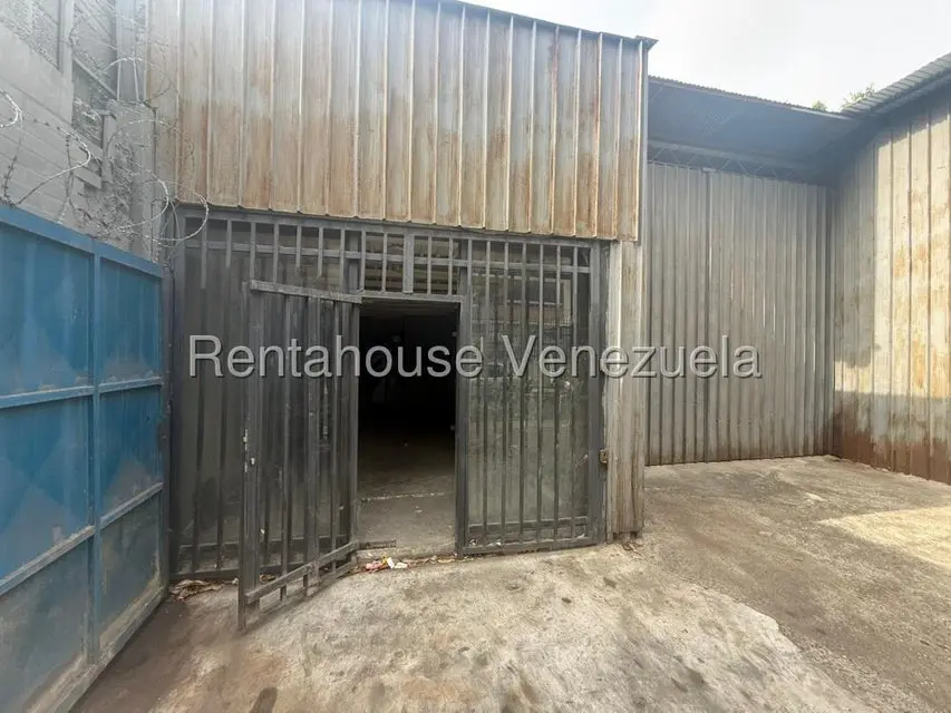 Comercial (Galpon - Deposito) en Venta en La Campiña, Distrito Metropolitano - 2