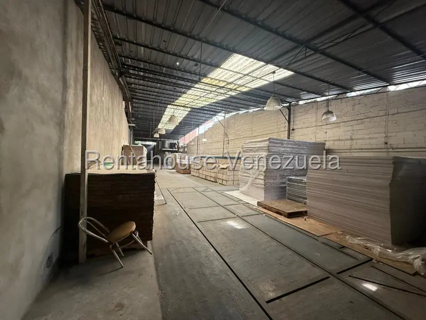 Comercial (Galpon - Deposito) en Venta en La Campiña, Distrito Metropolitano - 11