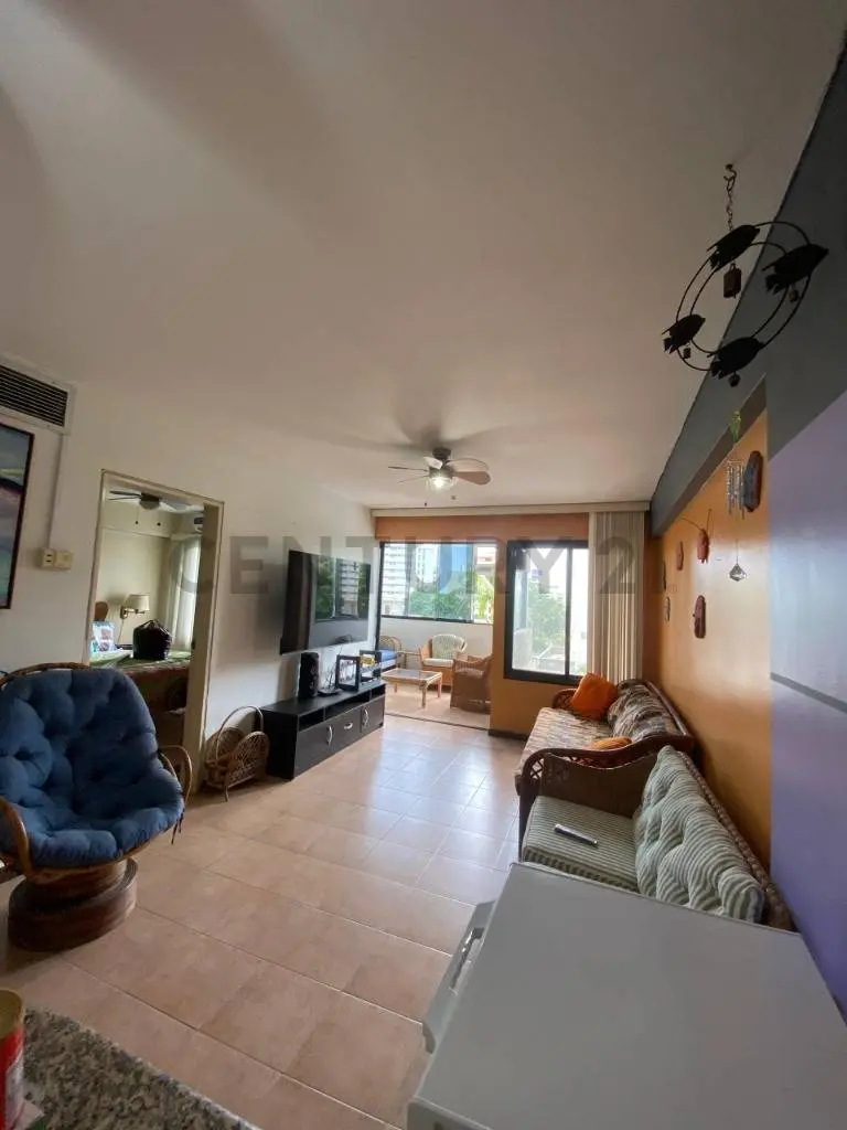 Alquiler de Apartamento en Tanaguarenas, La Guaira - Edificio con Piscina - 2