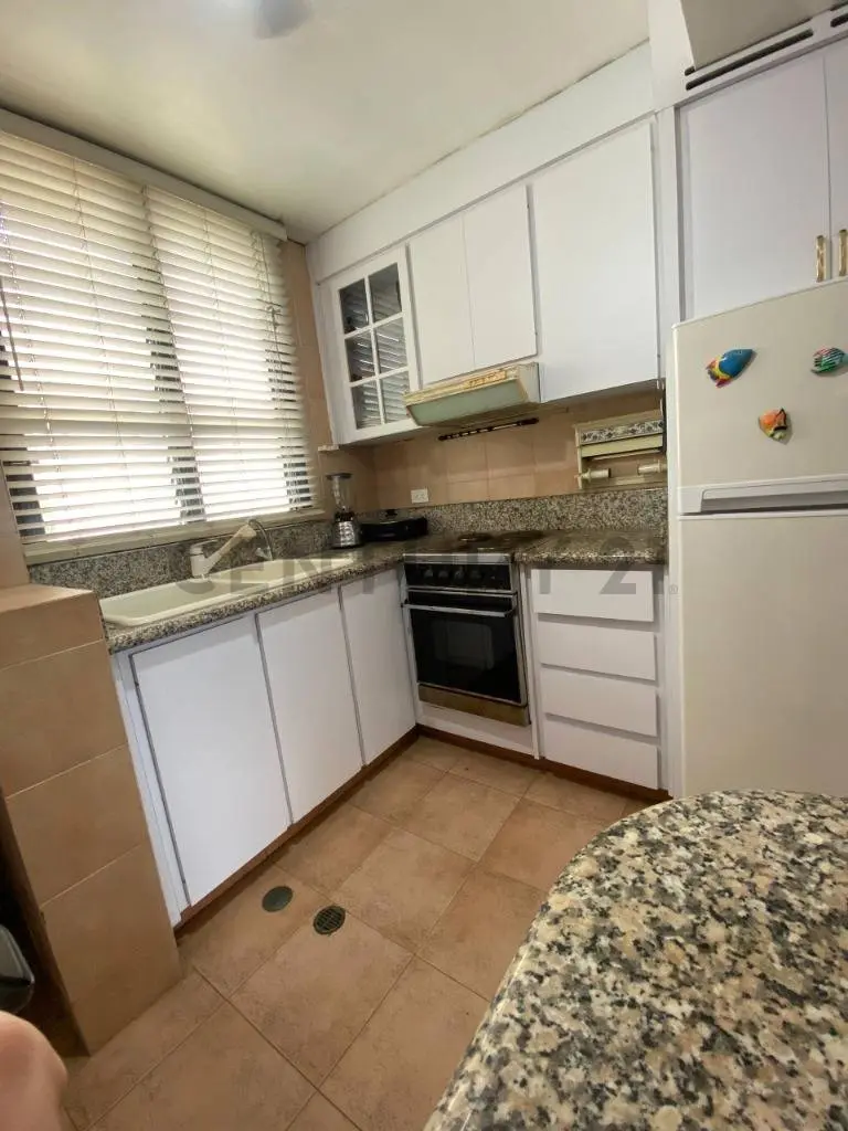 Alquiler de Apartamento en Tanaguarenas, La Guaira - Edificio con Piscina - 4