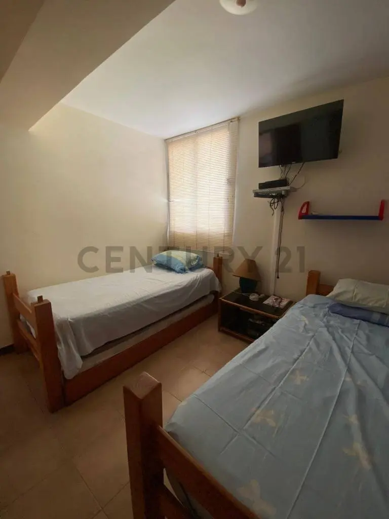 Alquiler de Apartamento en Tanaguarenas, La Guaira - Edificio con Piscina - 6