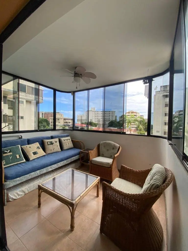 Alquiler de Apartamento en Tanaguarenas, La Guaira - Edificio con Piscina - 10