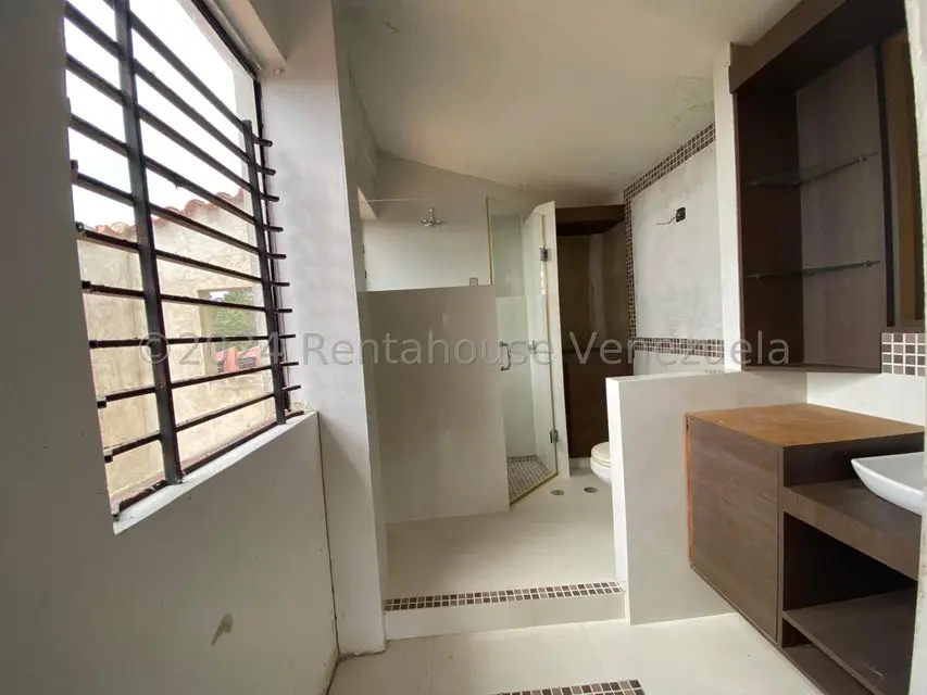 Casa (Multipes Niveles) en Venta en La Lagunita Country Club, Distrito Metropolitano - 17