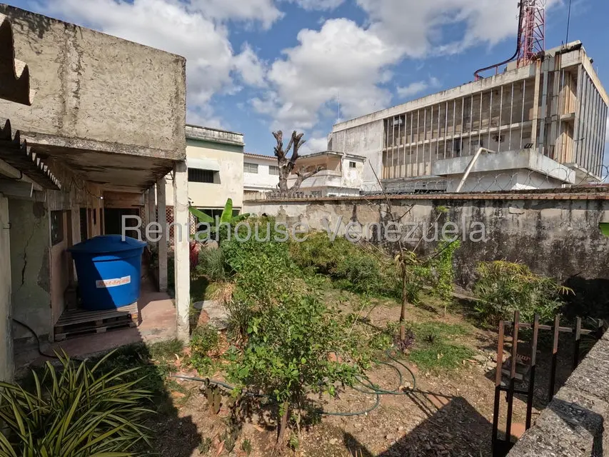 Casa (Duplex) en Venta en Parroquia Catedral, Lara - 26