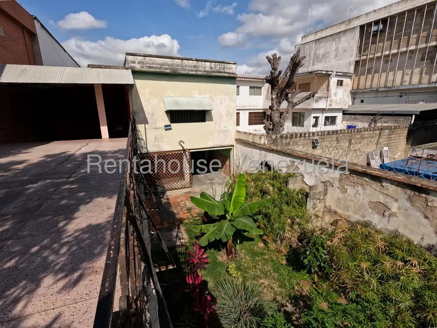 Casa (Duplex) en Venta en Parroquia Catedral, Lara - 28