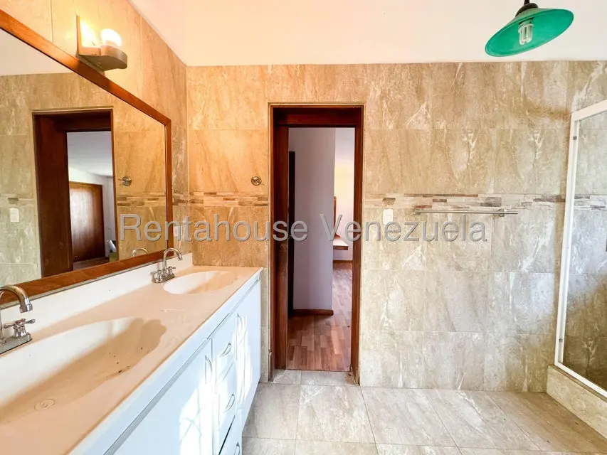 Casa (Multipes Niveles) en Venta en Valle Arriba, Distrito Metropolitano - 51