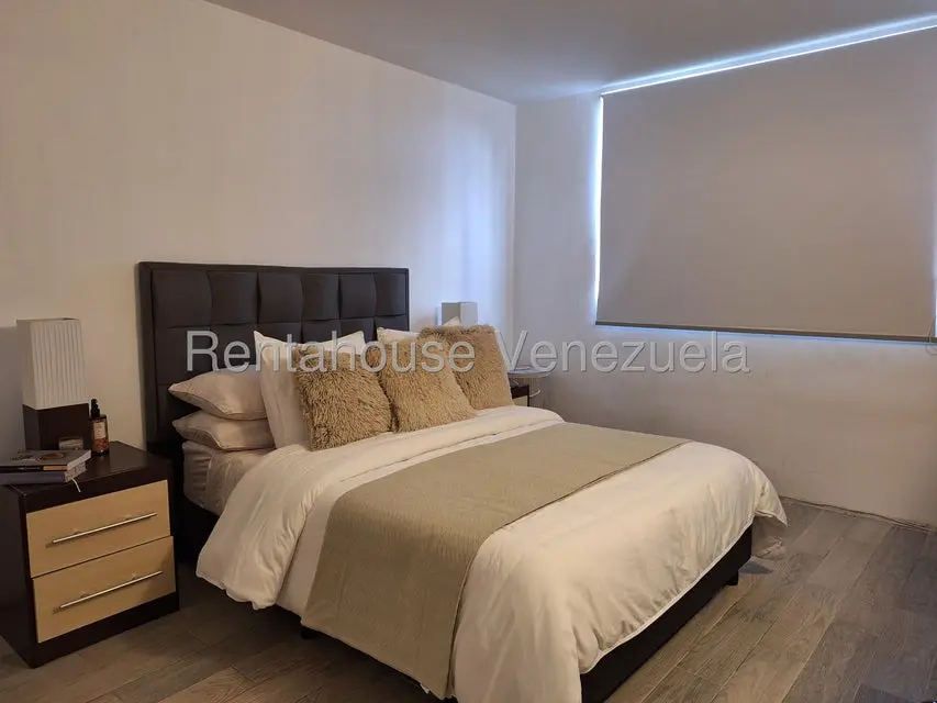 Apartamento (1 Nivel) en Alquiler en Colinas de La Tahona, Distrito Metropolitano - 16