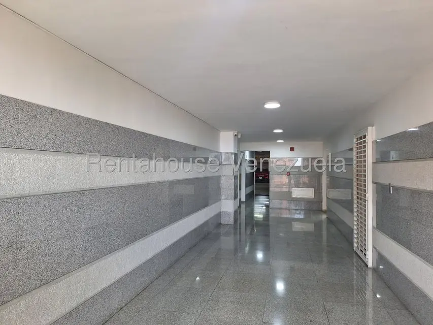 Apartamento (1 Nivel) en Alquiler en Colinas de La Tahona, Distrito Metropolitano - 23