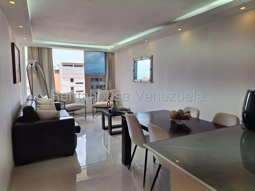 Apartamento (1 Nivel) en Alquiler en Colinas de La Tahona, Distrito Metropolitano - 4