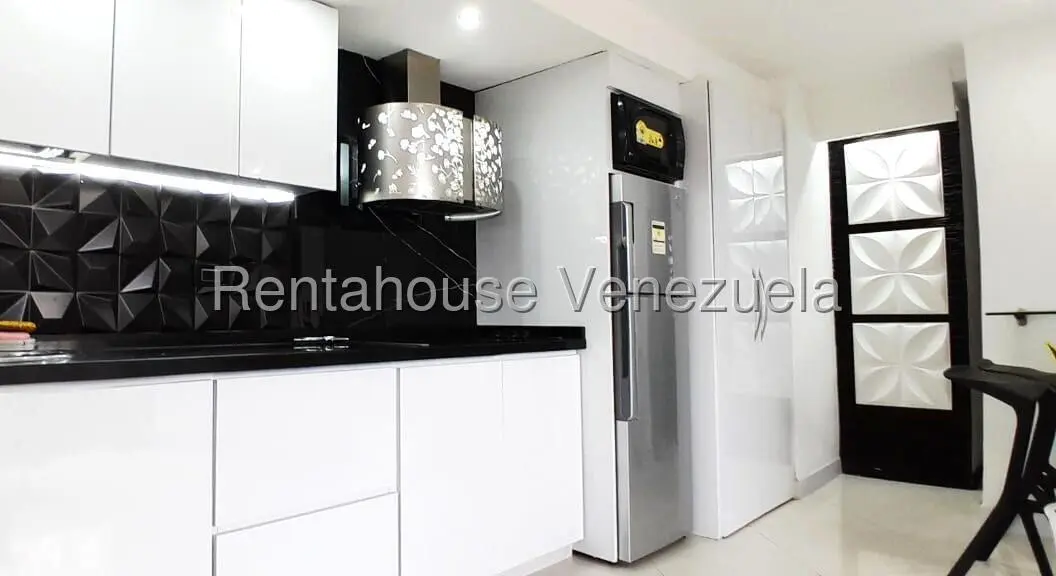 Apartamento (1 Nivel) en Alquiler en La Boyera, Distrito Metropolitano - 2