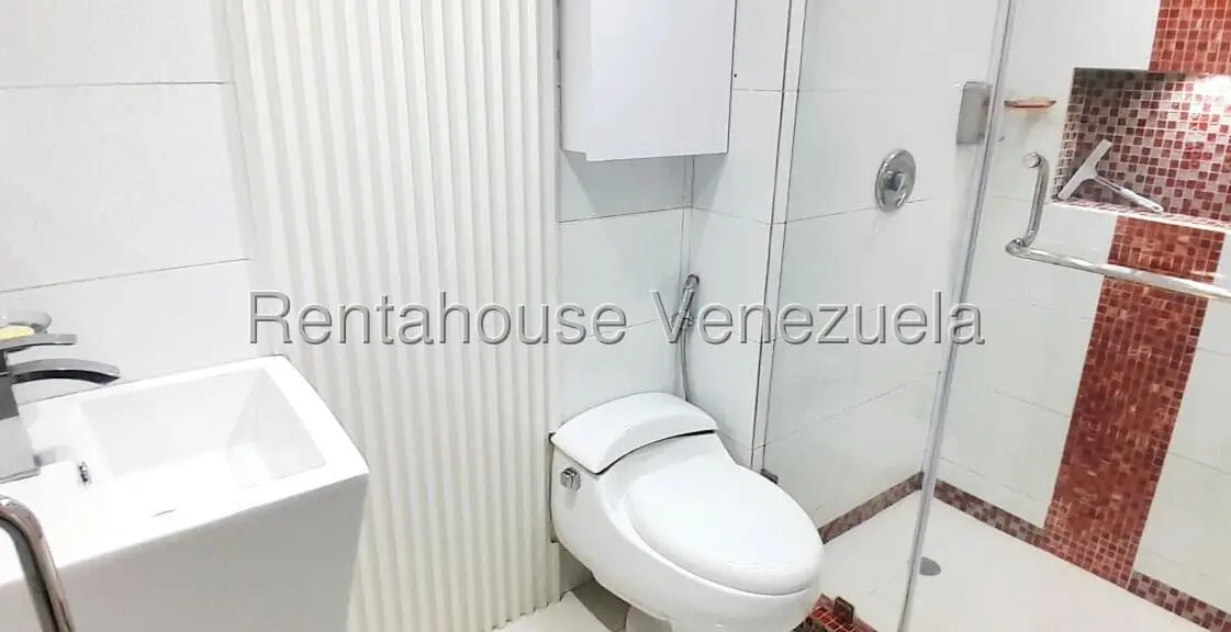 Apartamento (1 Nivel) en Alquiler en La Boyera, Distrito Metropolitano - 8