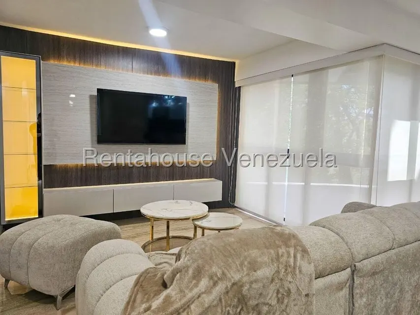 Apartamento (1 Nivel) en Alquiler en El Rosal, Distrito Metropolitano - 13