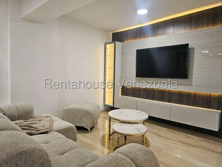 Apartamento (1 Nivel) en Alquiler en El Rosal, Distrito Metropolitano - 14