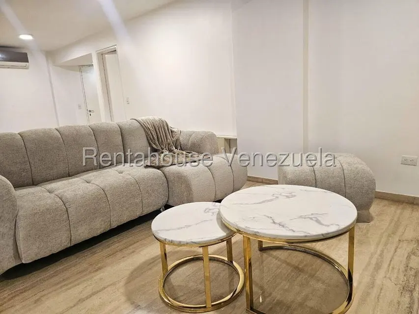 Apartamento (1 Nivel) en Alquiler en El Rosal, Distrito Metropolitano - 16