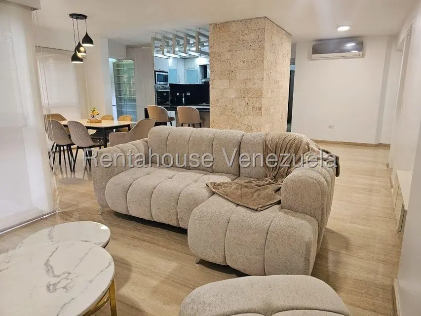 Apartamento (1 Nivel) en Alquiler en El Rosal, Distrito Metropolitano - 18