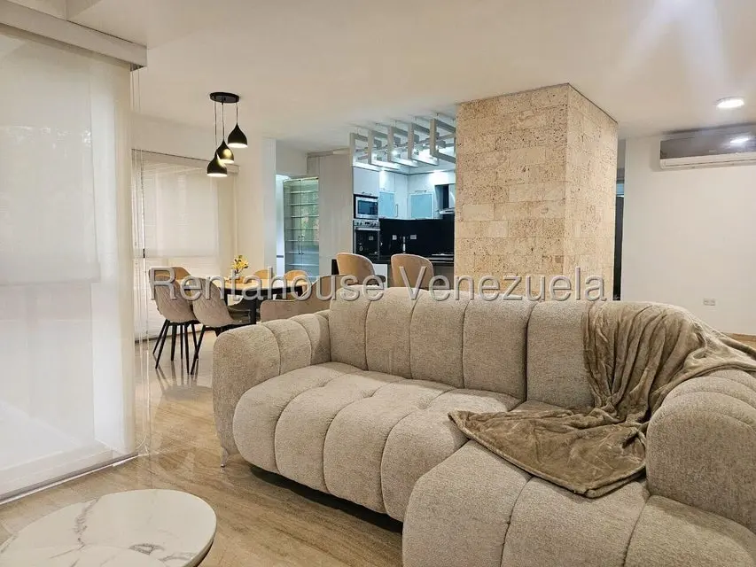 Apartamento (1 Nivel) en Alquiler en El Rosal, Distrito Metropolitano - 19