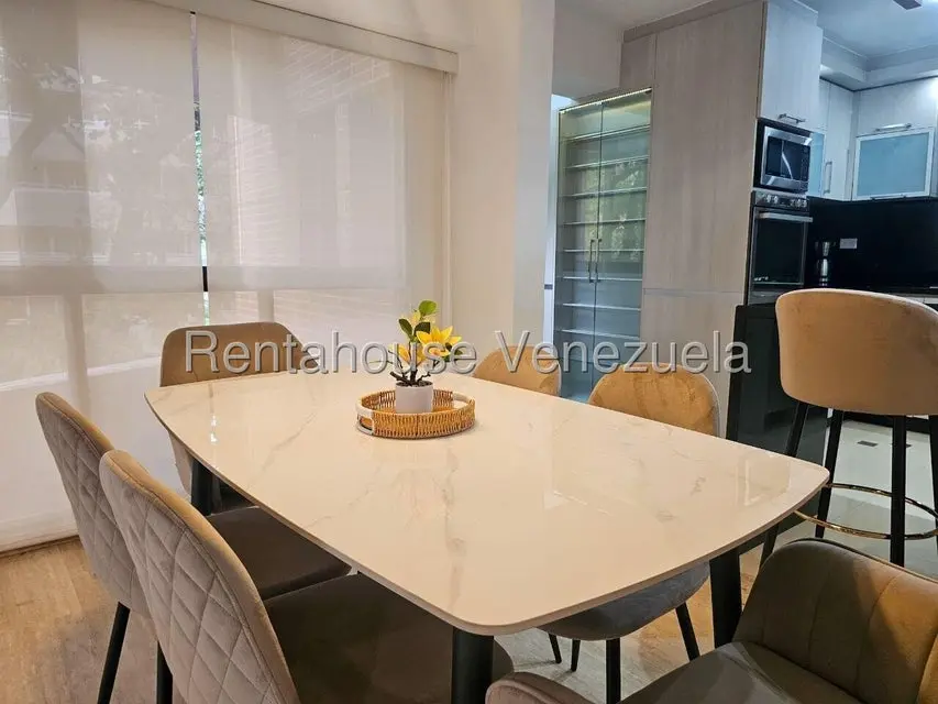 Apartamento (1 Nivel) en Alquiler en El Rosal, Distrito Metropolitano - 22