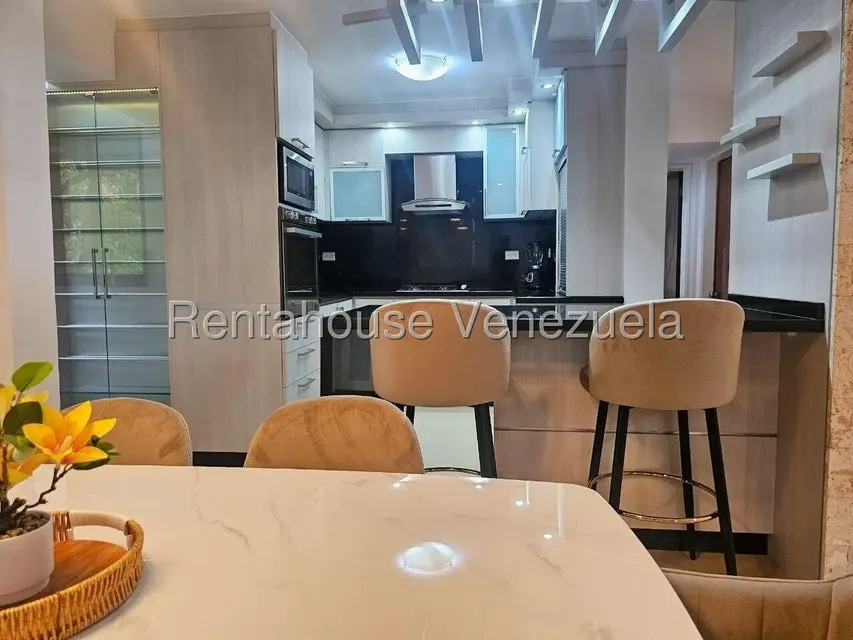 Apartamento (1 Nivel) en Alquiler en El Rosal, Distrito Metropolitano - 23