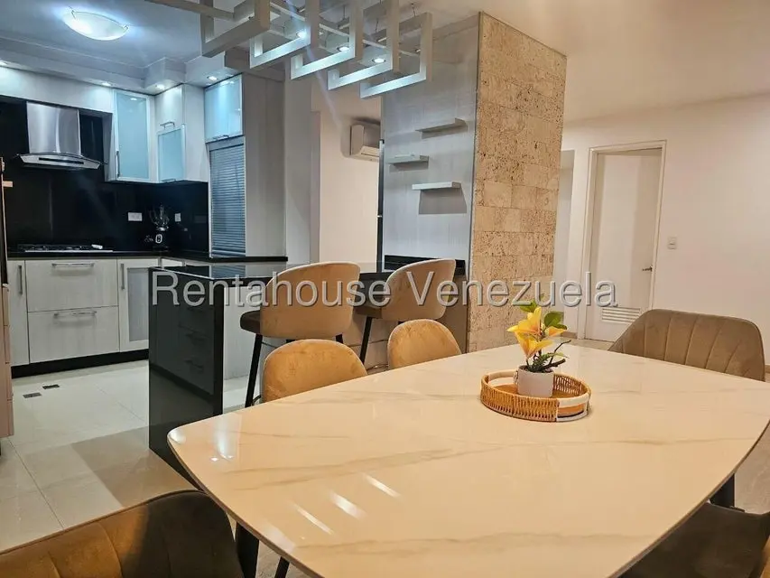 Apartamento (1 Nivel) en Alquiler en El Rosal, Distrito Metropolitano - 24