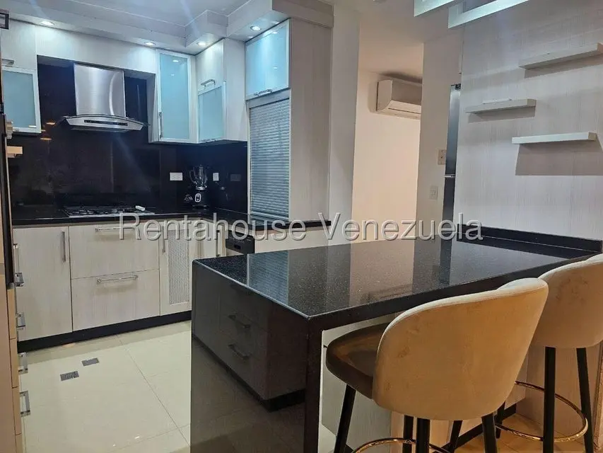 Apartamento (1 Nivel) en Alquiler en El Rosal, Distrito Metropolitano - 25