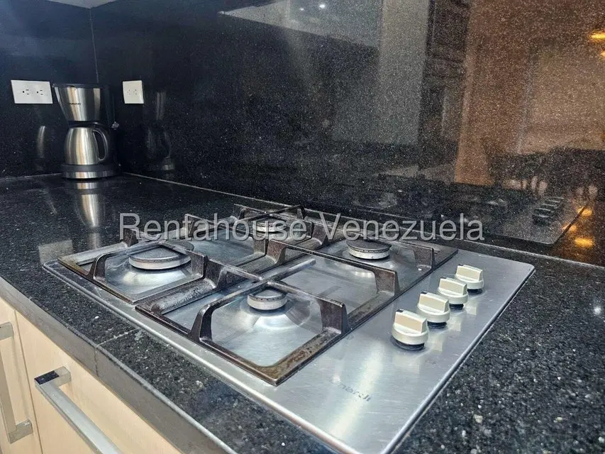 Apartamento (1 Nivel) en Alquiler en El Rosal, Distrito Metropolitano - 32