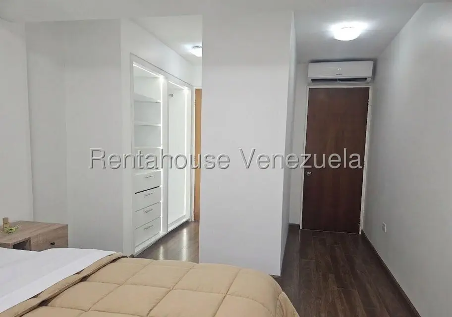 Apartamento (1 Nivel) en Alquiler en El Rosal, Distrito Metropolitano - 37
