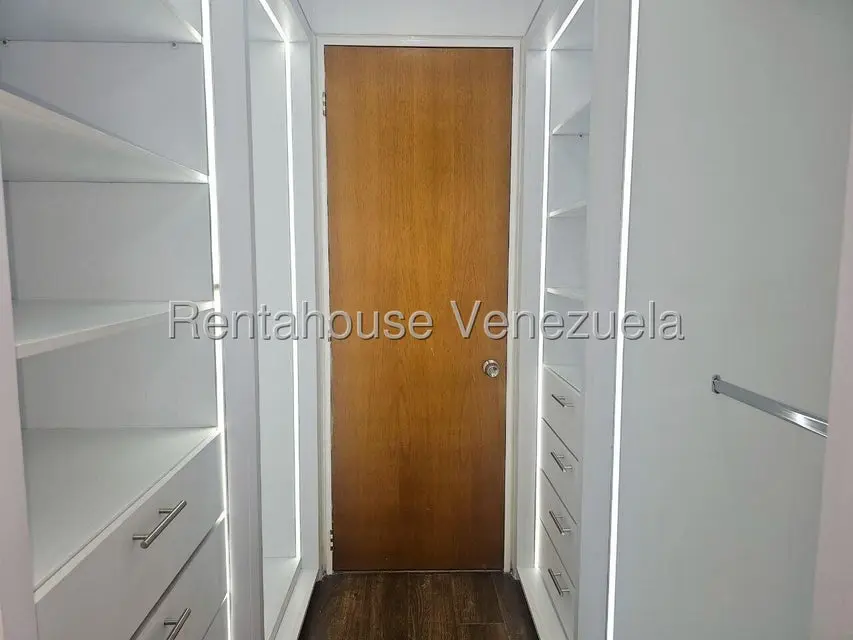 Apartamento (1 Nivel) en Alquiler en El Rosal, Distrito Metropolitano - 38