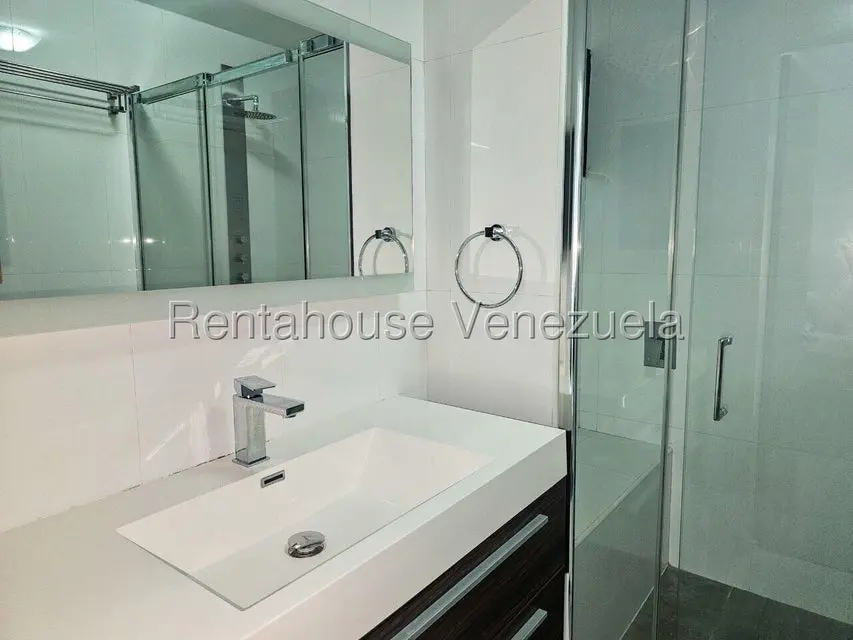 Apartamento (1 Nivel) en Alquiler en El Rosal, Distrito Metropolitano - 39