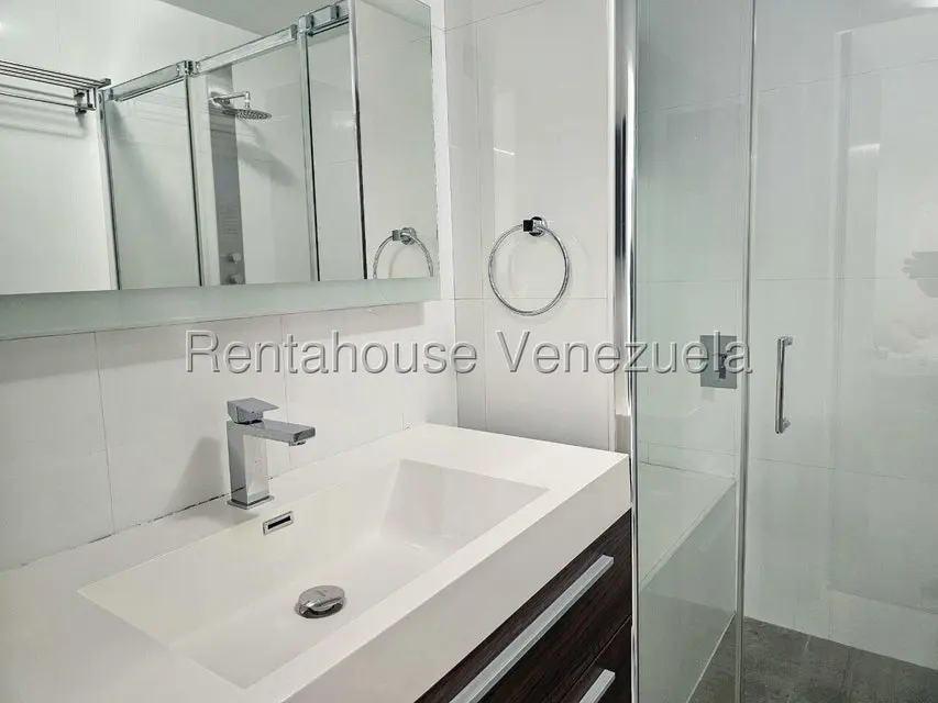 Apartamento (1 Nivel) en Alquiler en El Rosal, Distrito Metropolitano - 40