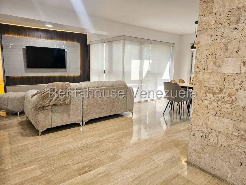 Apartamento (1 Nivel) en Alquiler en El Rosal, Distrito Metropolitano - 10