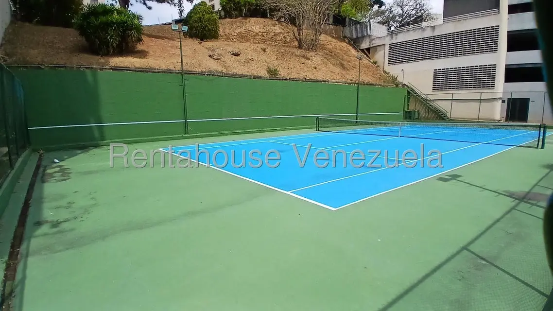 Apartamento (1 Nivel) en Alquiler en Las Esmeraldas, Distrito Metropolitano - 2