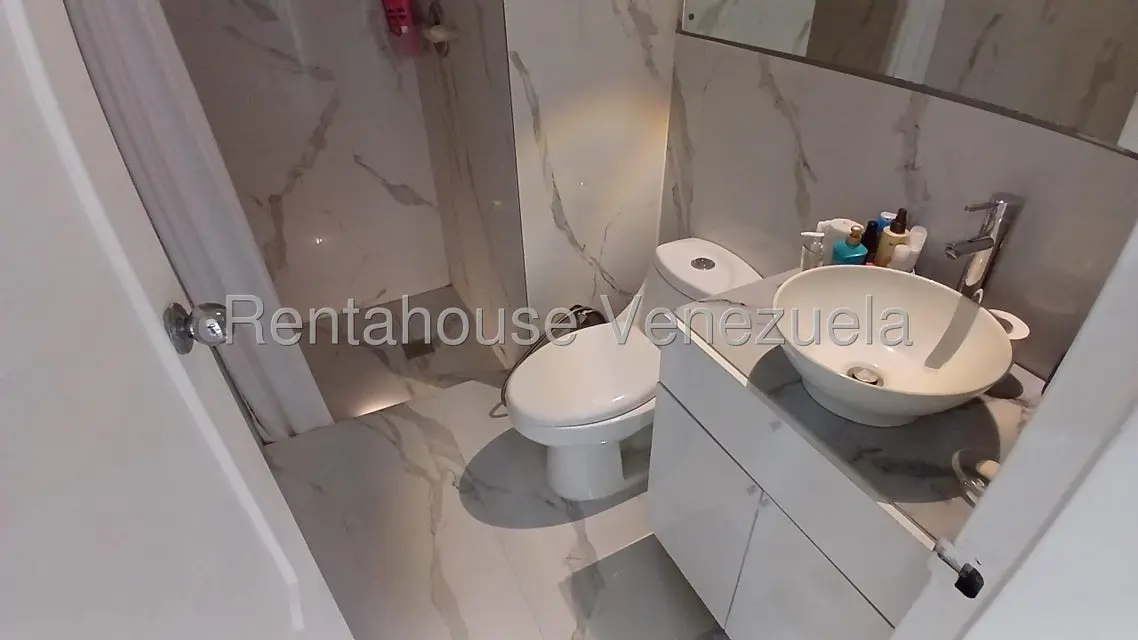 Apartamento (1 Nivel) en Alquiler en Las Esmeraldas, Distrito Metropolitano - 48