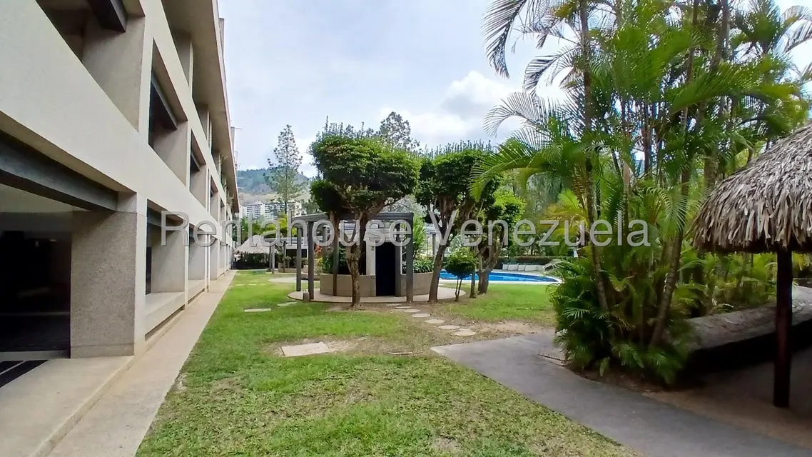 Apartamento (1 Nivel) en Alquiler en Las Esmeraldas, Distrito Metropolitano - 6