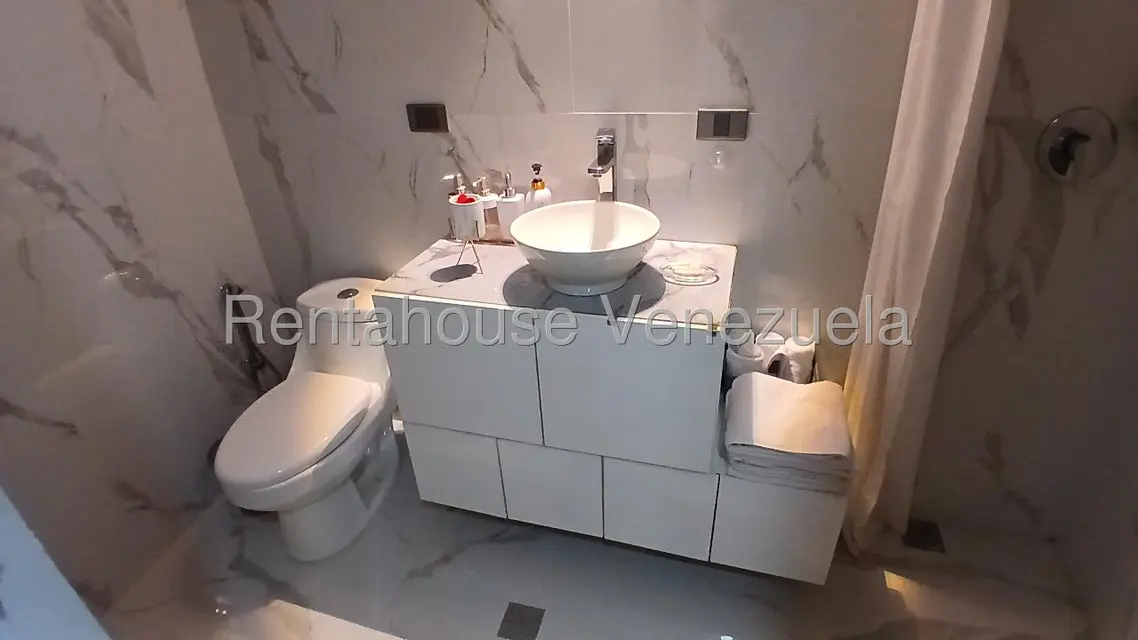 Apartamento (1 Nivel) en Alquiler en Las Esmeraldas, Distrito Metropolitano - 59